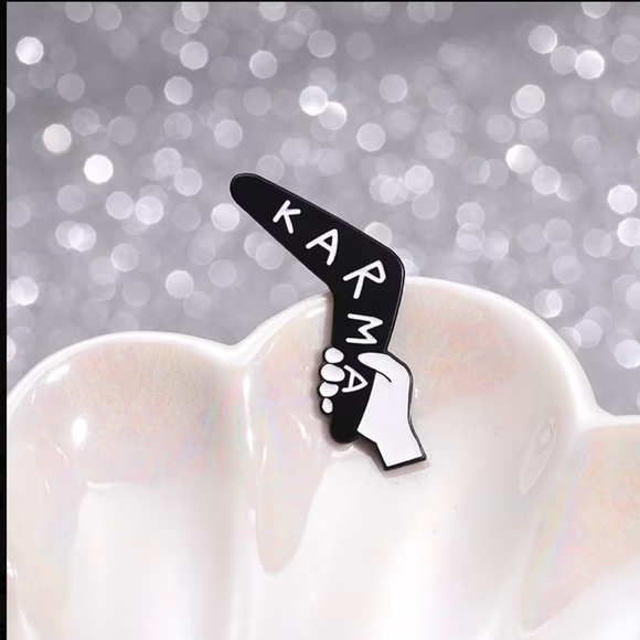 Black and White Karma Boomerang Pin - Picture 2 of 4